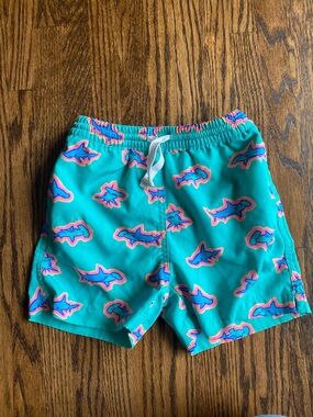 Chubbies classic swim trunks toddler 4t apex sharks